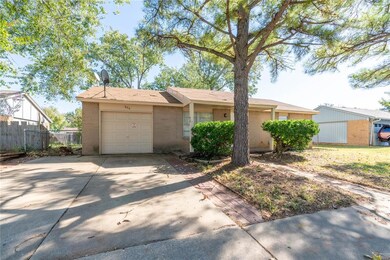 620 N Ramblin Oaks Dr, Moore, OK 73160 - photo 4