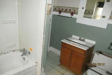 504 E 26th St, Des Moines, IA 50317 - photo 5