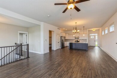 14311 Holcomb Ave, Urbandale, IA 50323 - photo 3