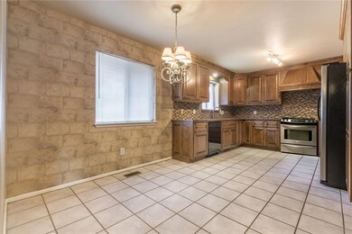 6005 N Meridian Place, Oklahoma City, OK 73122 - photo 5