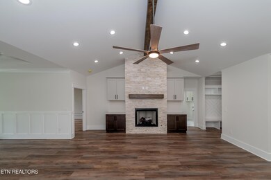 140 Tsuhdatsi Cir, Loudon, TN 37774 - photo 7