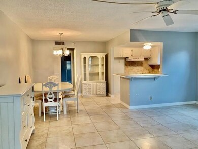 298 Windsor M, West Palm Beach, FL 33417 - photo 2