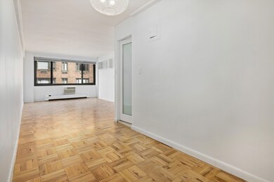 The Royal York unit W-11B, New York, NY 10065 - photo 4