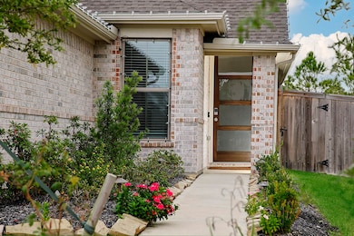 249 Trapper Creek Dr, Conroe, TX 77304 - photo 2