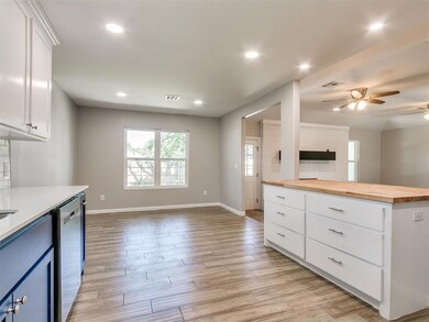 104 N Ramblin Oaks Dr, Moore, OK 73160 - photo 7