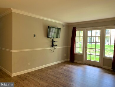 8353 Dunham Ct unit 647, West Springfield, VA 22152 - photo 4