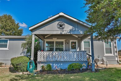 316 Candlewood Cir, Gainesville, TX 76240 - photo 5