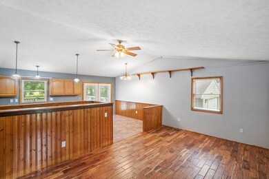 9208 N Wilhelm Rd, La Porte, IN 46350 - photo 4