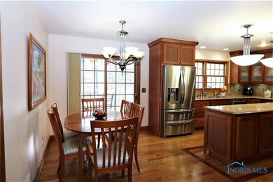 4543 Forestview Dr, Ottawa Hills, OH 43615 - photo 6