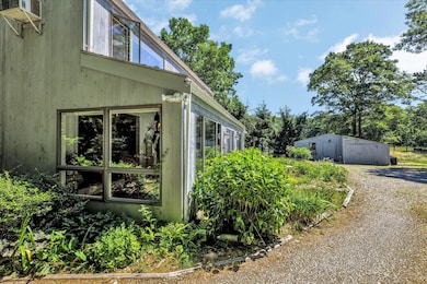 side looking at garage