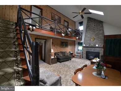 318 Lake Front Dr, Orwigsburg, PA 17961 - photo 4