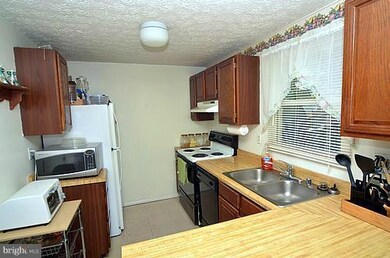 9211 Redbridge Ct, Laurel, MD 20723 - photo 3