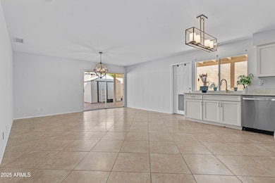 Eat-in Kitchen