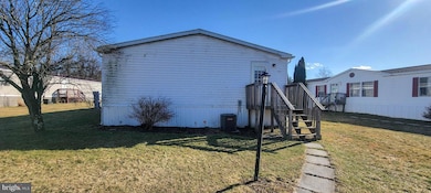 60 Meadowview Dr, New Bloomfield, PA 17068 - photo 2