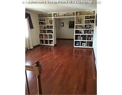 Living Room. Hardwood Floors
