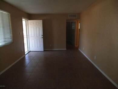 fblivingroom1658409_10152291626123818_12