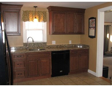 22 Smyrna St, West Springfield, MA 01089 - photo 3