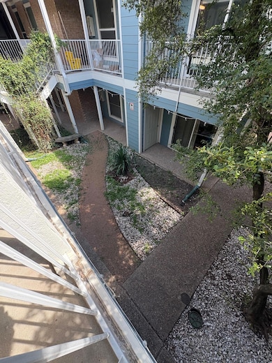 400 W 35th St unit 203, Austin, TX 78705 - photo 3