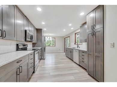 1226 SE Kibling St, Troutdale, OR 97060 - photo 3