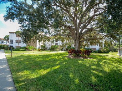 6175 S Mirror Lake Dr unit 304, Sebastian, FL 32958 - photo 2