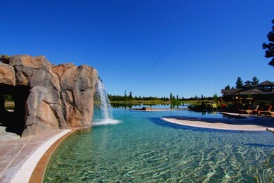 06 Infinity Edge Pool