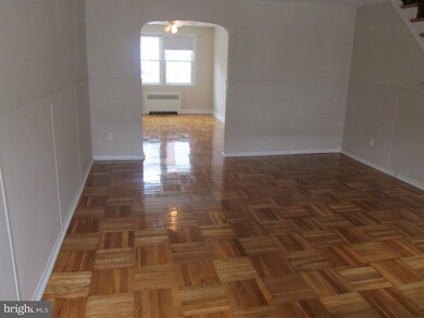 6815 Clover Ln, Upper Darby, PA 19082 - photo 3