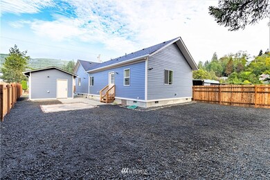 1209 Cedar St, Raymond, WA 98577 - photo 5