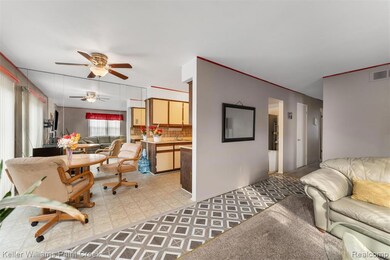 15895 Cambridge Dr unit 1, Clinton Township, MI 48038 - photo 5