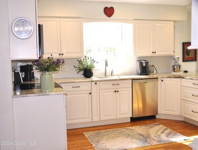 21 Thorndale Rd, Slingerlands, NY 12159 - photo 5