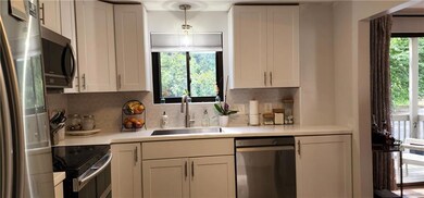 609 Pinewood Dr unit 609, Smithfield, RI 02917 - photo 5