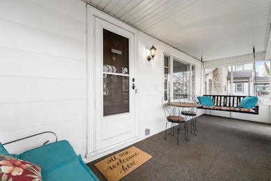 SCREENED FRONT PORCH