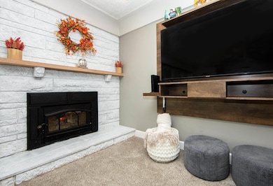 1212 4th St SW, Waverly, IA 50677 - photo 7