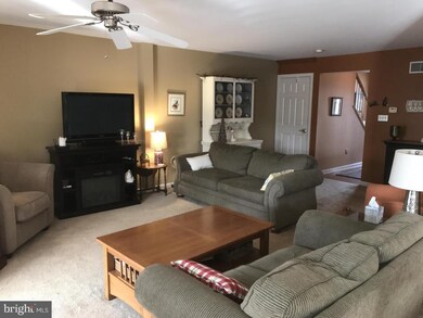 38 Creekside Dr, Millersville, PA 17551 - photo 5