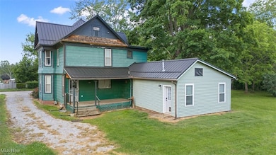 111 W 4 1 2 St, Williamstown, WV 26187 - photo 6