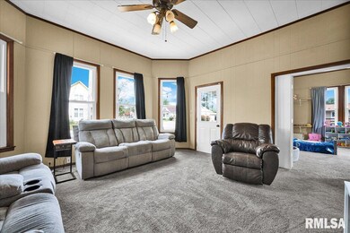 704 S Main St, Lewistown, IL 61542 - photo 4