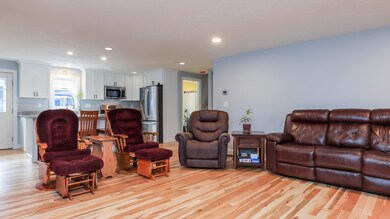 9 Hemlock Shore Dr, Atkinson, NH 03811 - photo 4