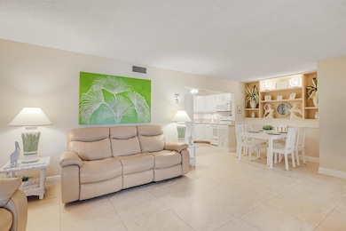 122 Lake Pine Cir unit A-1, Greenacres, FL 33463 - photo 4