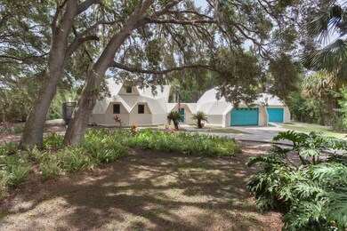 5065 Areca Palm St-12