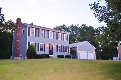 48 Wexford Dr, Mansfield, MA 02048 - photo 2