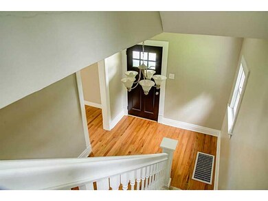 Entry/Foyer.