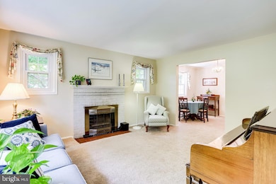 2114 Greenwich St, Falls Church, VA 22043 - photo 5