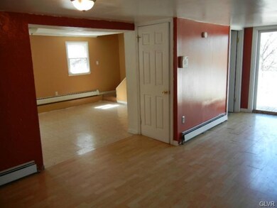 811 Constitution Dr unit 829, Allentown, PA 18103 - photo 2