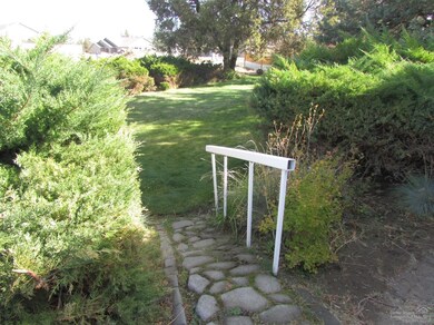 20835 Rorick Dr, Bend, OR 97701 - photo 3