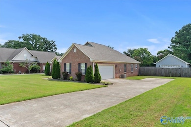 103 Chambray Dr, Owens Cross Roads, AL 35763 - photo 5