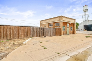 109 E Roberts St, Gorman, TX 76454 - photo 2