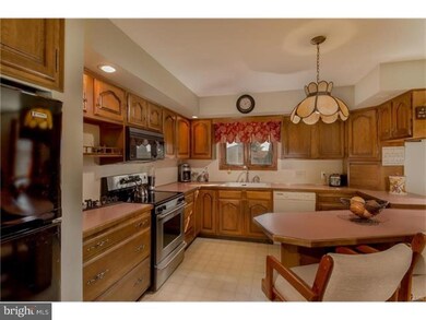 1736 Michael Dr, Whitehall, PA 18052 - photo 4