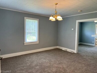 112 N Branch St, Reidsville, NC 27320 - photo 3