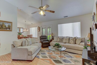 Living Room (4)