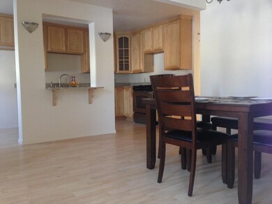 Dining to kitchen