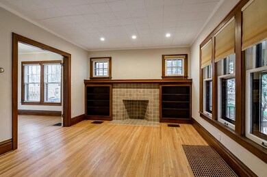 197_Brevoort_living room